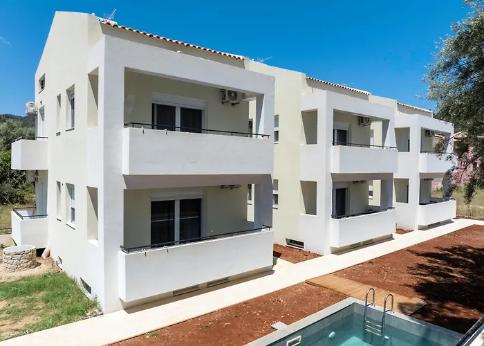 Miralis Apartments
