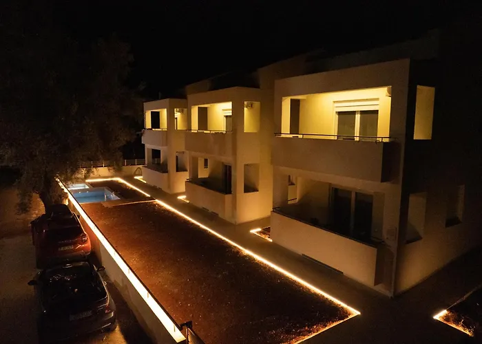 Miralis Apartments